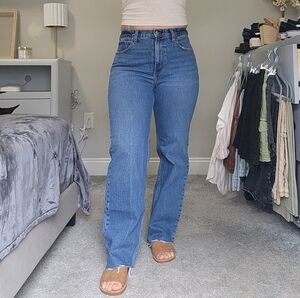 Abercrombie & Fitch The 90s Relaxed Jean high rise